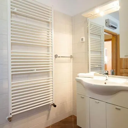 Vila Lavanda With Private Pool, Beach 3km Mednjan