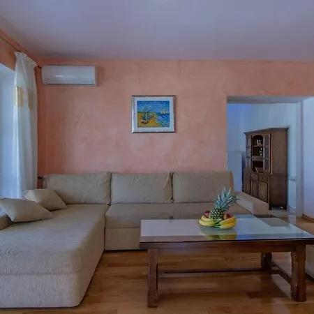 Lavanda With Private Pool, Beach 3km Vila *