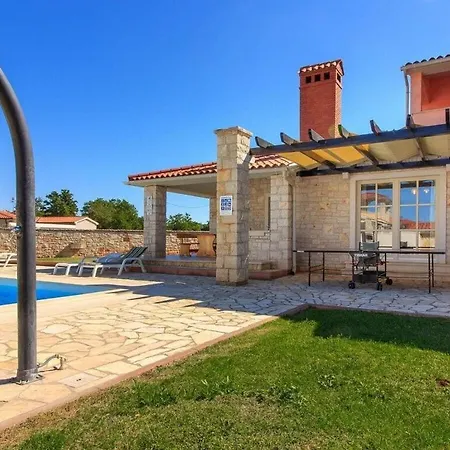 Lavanda With Private Pool, Beach 3km