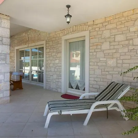 Lavanda With Private Pool, Beach 3km Vila Mednjan